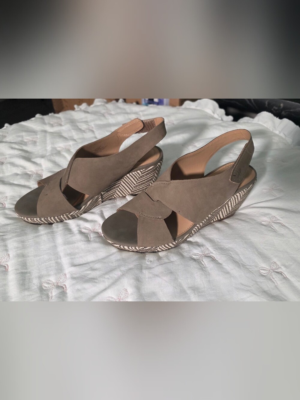 Hush Puppies Griffon Olive Suede Wedge Sandals Size 9.5M
